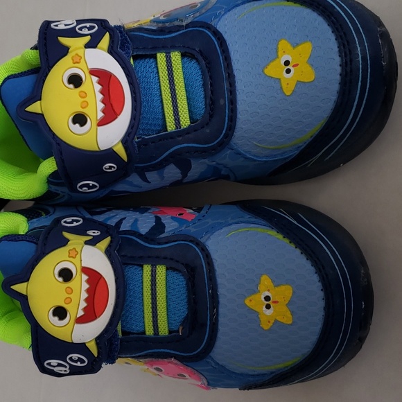 Nickelodeon Shoes Nickelodeon Boys Baby Shark Light Up Shoes Poshmark